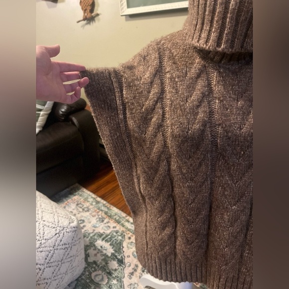 Tahari Sweater - Picture 4 of 8